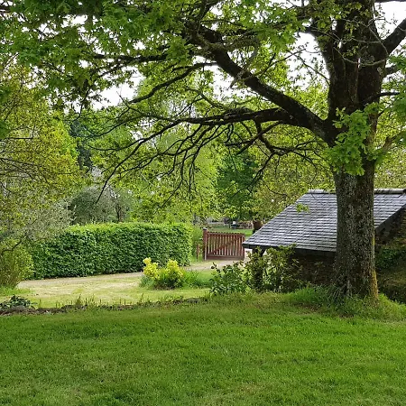 Les Jardins De Naveos Bed & Breakfast